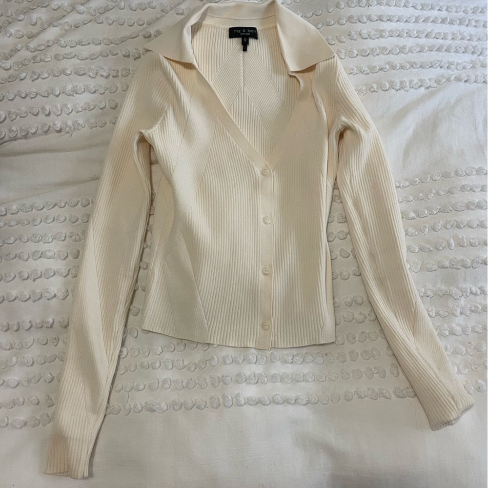 Rag & bone sweater collared top.